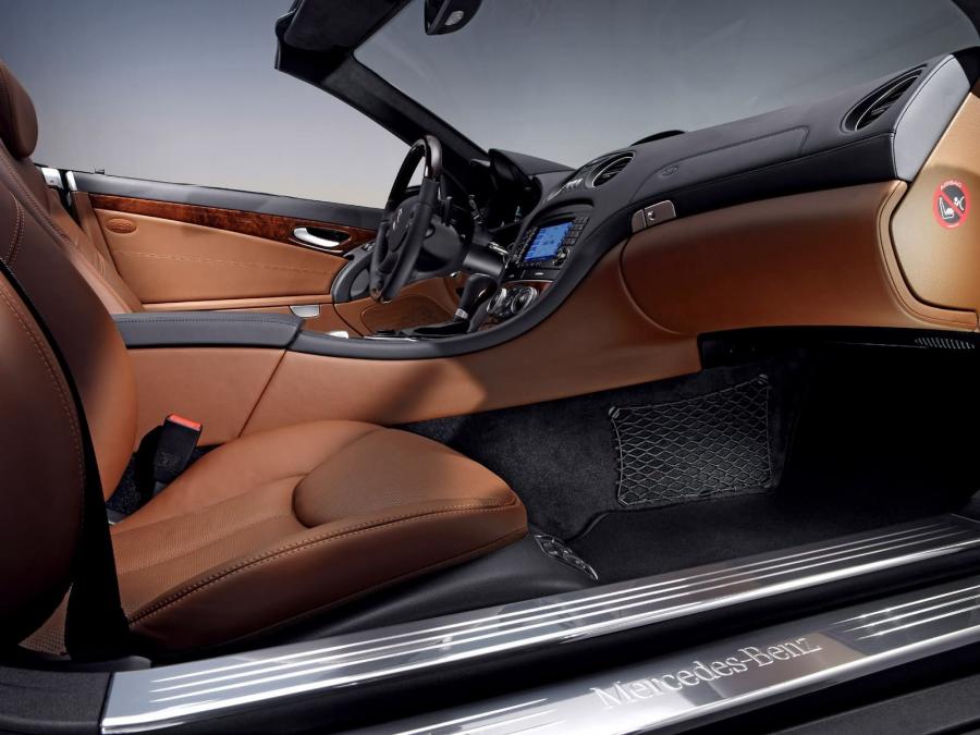  Mercedes-Benz SL500 2006 года  (фото 11 из 40)